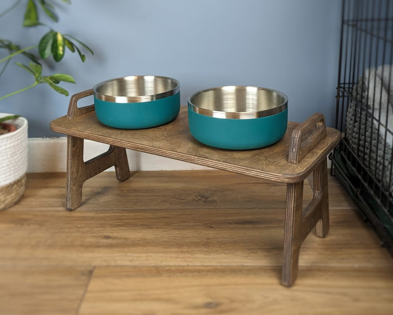 Filson dog bowl clearance stand